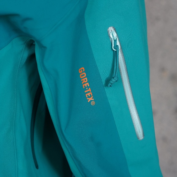 Arc'teryx Goretex Ski Jacket - Picture 5 of 7